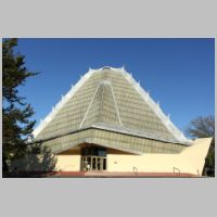 Beth Sholom Synagogue (completed 1959), Elkins Park, Pennsylvania, photo Peetlesnumber1, Wikipedia.jpg